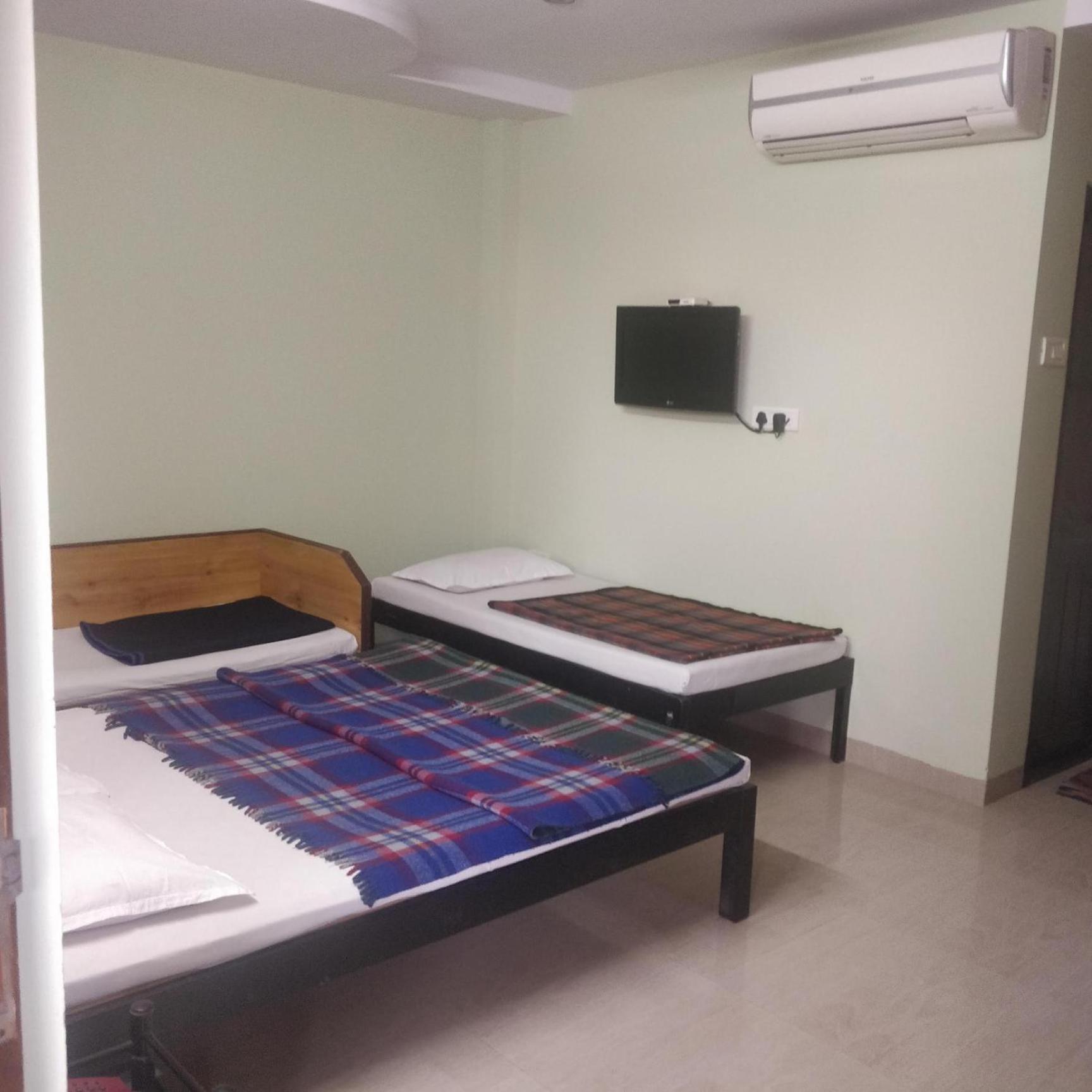 Hotel Delta Executive Shirdi Eksteriør bilde